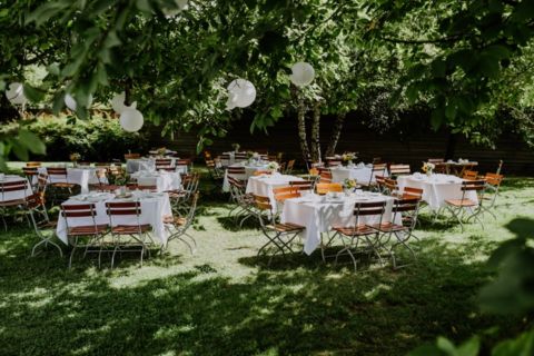 Hochzeitsbankett im Garten - Hochzeitsfotograf Berlin