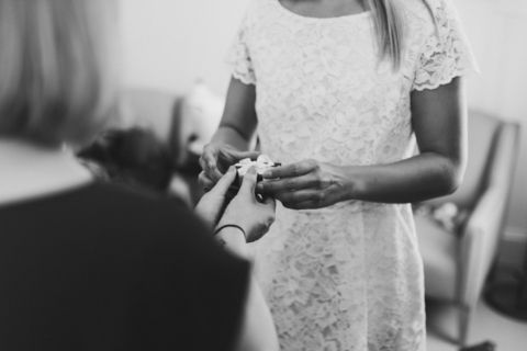 Eheringe in der Schachtel - Hochzeitsfotografie Berlin