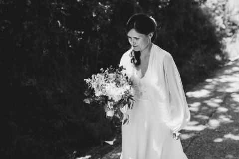 Braut und Brautstrauß Foto