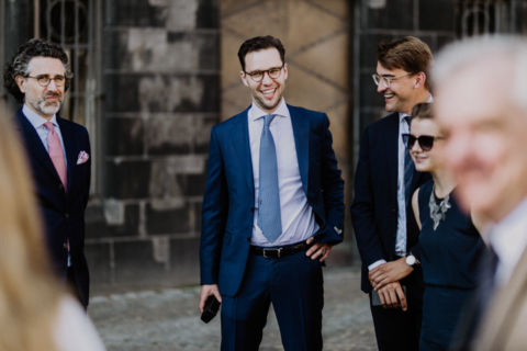 Bräutigam mit Familie - Hochzeitsfotografie Berlin