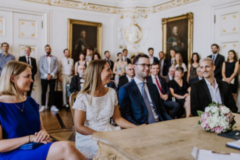 Traugesellschaft im Standesamt - Hochzeitsfotografie Berlin