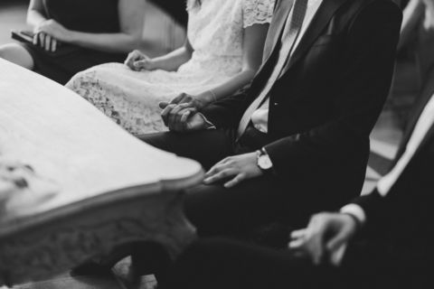 Hochzeitsfotografie Berlin: Hände des Brautpaares