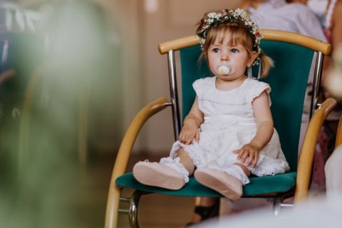 Hochzeitsfotografie Berlin: Ein Blumenmädchen