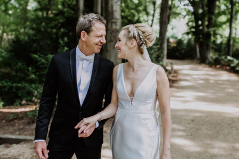 Fotoaufnahme des lächelnden Ehepaares