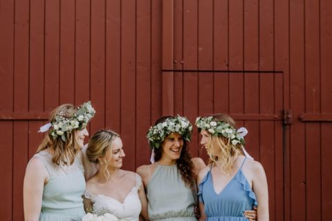 Haarkränze von Braut und Brautjungfern - Hochzeitsfotografie Berlin