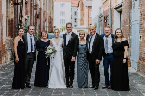 Hochzeitsfotografie Brautpaar und Familie