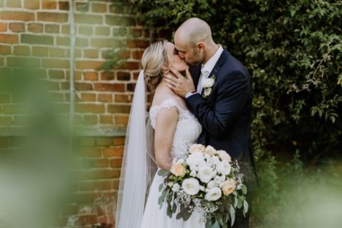 Hochzeitsfotografie Berlin: Besonder inniger Kuss