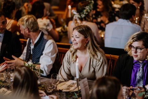 Hochzeitsfotografie Berlin: Angeregte Gespräche