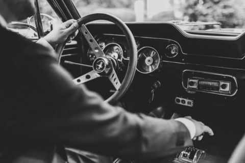 Zur Hochzeit mit dem Mustang fahren