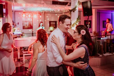 Hochzeitsgäste tanzen Standardtanz - Fotografie