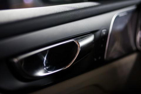 Lukas Schramm Fotografie - Eventfotograf - Berlin Auto-Fotografie: Türhebel als Detail