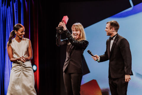 Awardverleihung auf der Bühne - Veranstaltungsbilder