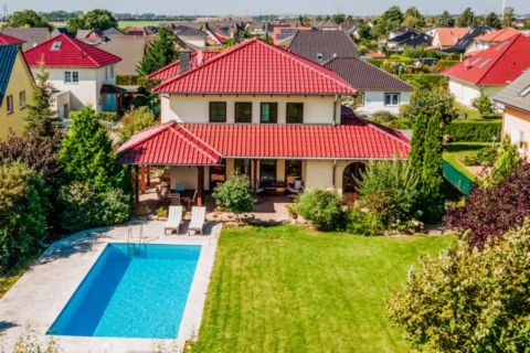 Immobilienbilder - Einfamilienhaus und Pool