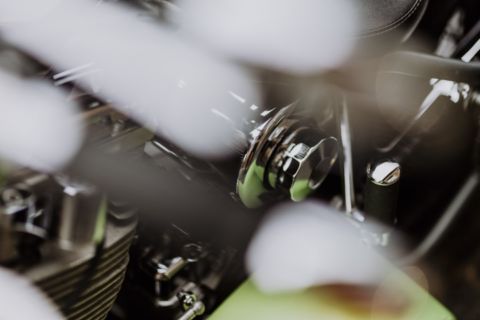 Detailaufnahme eines Motorrads von oben