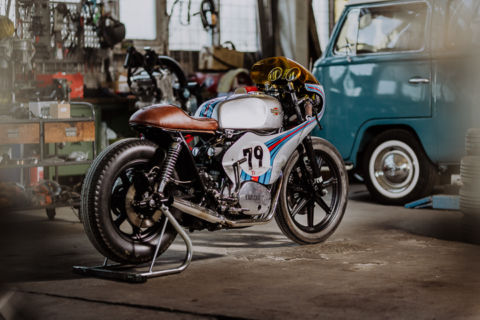 Motorrad in der Garage - Fotoaufnahmen