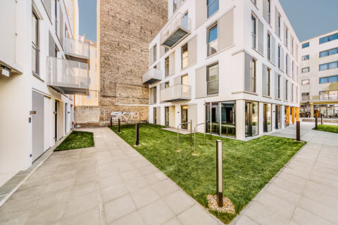 Moderner Neubaukomplex - Immobilienfotos