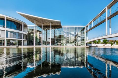 Glas - Bürogebäude in Berlin Mitte: Immobilienfotos