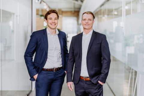 Foto von zweier Team - Kollegen