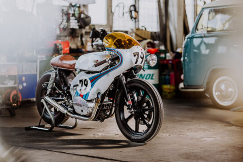 Motorrad-Liebhaberstück in der Werkstatt - Fotos