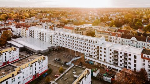 Immobilien und Architektur Fotografie - Wohnkomplex Großstadt Drohnenbild