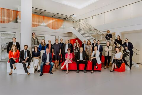 Lukas Schramm Businessfotografie -Gruppenfoto Mitarbeiter